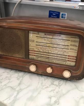 Radio d’epoca a valvole Radiomarelli Mod. 136