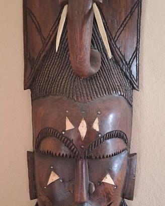 maschera etnica africana in legno