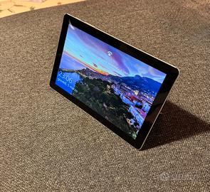 Pc/tablet Microsoft Surface go commercial