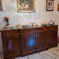 credenza classica in noce