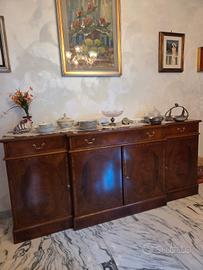 credenza classica in noce