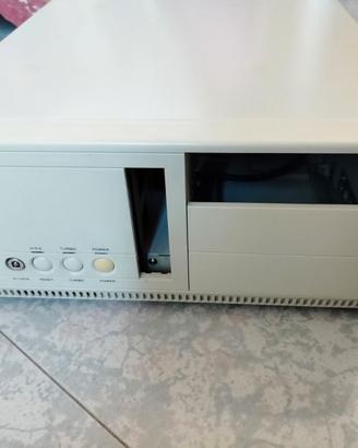 Càse computer vintage con trasformatore