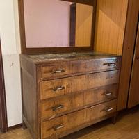 Cassettiera vintage con piano in marmo e specchio