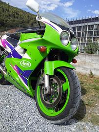 Kawasaki 750 zxr