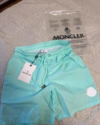 pantaloncini moncler ancora nuovi con etichetta
