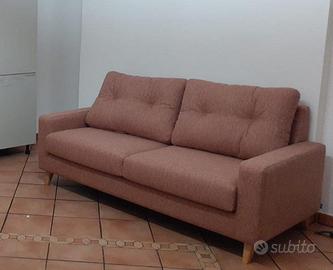 Divano tre posti