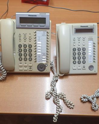 Centralino Panasonic KX-NCP500XNE +5 telefoni