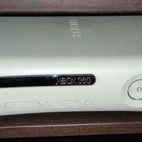 XBox 360 + Telecomando, 2 Controller e 9 Giochi