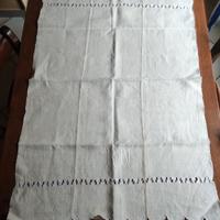 telo in tessuto ricamato