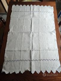 telo in tessuto ricamato