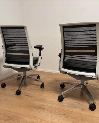Due sedie Steelcase Think Glow