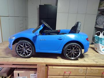 Auto elettrica per bambini 12V Maserati blu
