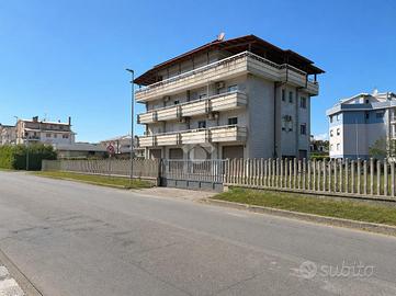 4 LOCALI A MONTALTO UFFUGO