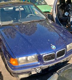 BMW 318 tds E36 per ricambi (2a)