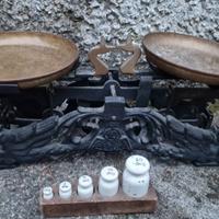 Bilancia antica in ferro