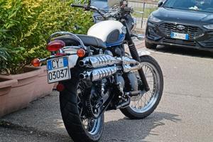 Triumph scrambler
