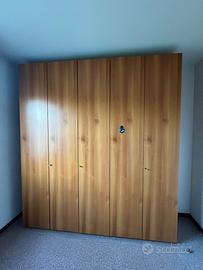 Armadio 5 ante in legno