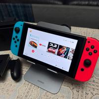 Console Nintendo Switch + Dock per TV