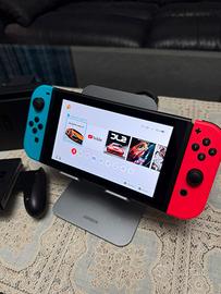 Console Nintendo Switch + Dock per TV