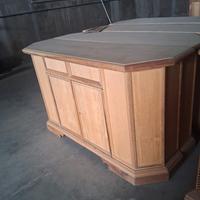 Credenza grezza da rifinire.
