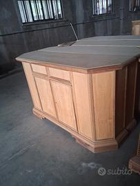 Credenza grezza da rifinire.