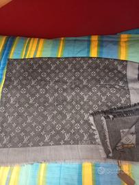 Sciarpa Louis Vuitton Monogram Grigia
