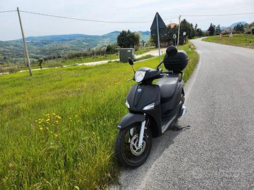 Scooter liberty piaggio 125 anno 2024