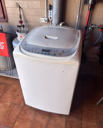 Lavatrice futzy logic LG 10 kg carica dall’alto