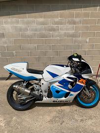 Suzuki GSX R 750 