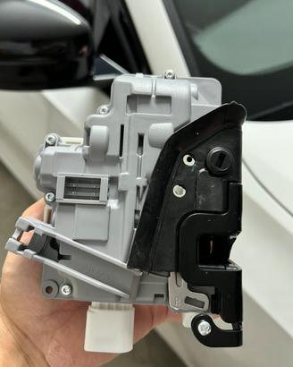 Serratura posteriore destra