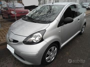 TOYOTA Aygo 1.0 68Cv VVT-i 3Pte "Unip/AC"