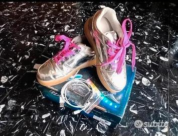 Scarpe numero 35 con ruote e luci sulla suola Abbigliamento e Accessori In vendita a Udine