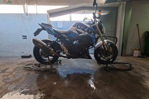 suzuki gsr 750 2014