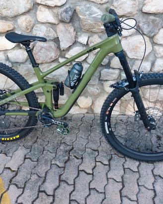 bicicleta enduro  cube