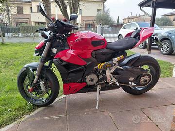 Ducati Streetfighter V2