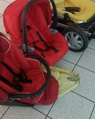 passeggino e altri due accessori 