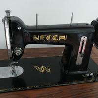 Necchi con mobile e scatola attrezzi originali