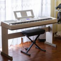 Pianoforte digitale Yamaha DGX-650