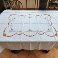 tovaglia grande rettangolare in lino ricamata