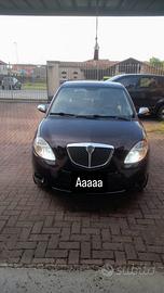 Lancia ypsilon 1.4 gpl 2010