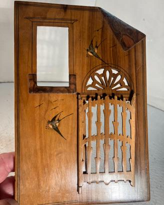 portafoto Liberty in massello dipinto e traforato.