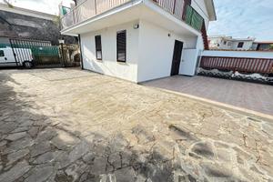 Laghetto: appartamento con ingresso indipendente