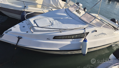 Barca semicabinata 6.5 MT