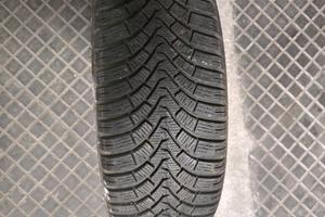Pneumatici invernali falken 195/55 R16