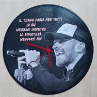 Vinile 33 giri a orologio omaggio a Max Pezzali 