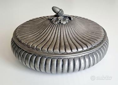 Scatola decorativa in peltro d’epoca Ø 21 cm