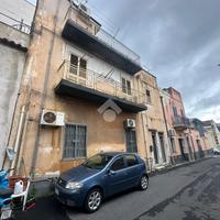 2 LOCALI A CATANIA