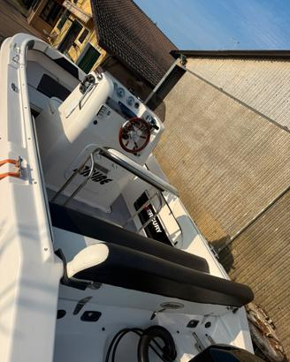 Open brube capo nord con fuoribordo