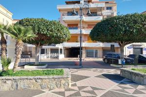 Appartamento di fronte il lungomare con vista