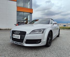 Audi TT 2.0 TFSI Roadster quattro st-line